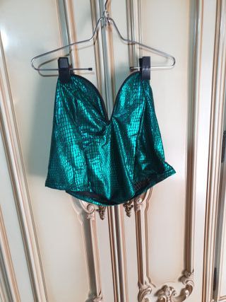 Top brillante verde escamas
