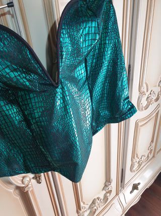 Top brillante verde escamas