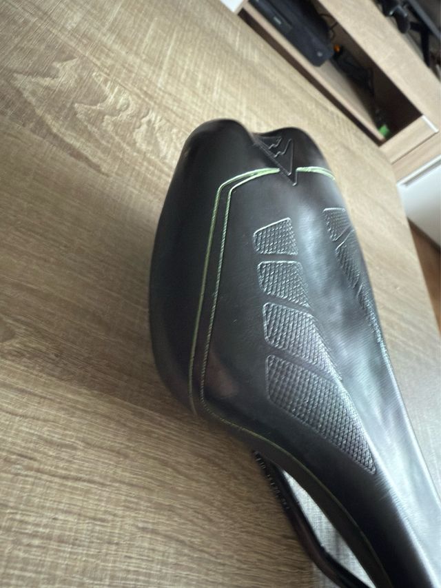 Sillín Mérida Carretera Negro/Verde