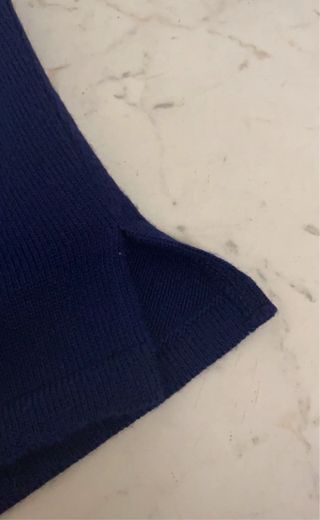 Blusa donna blu con colletto gioiello