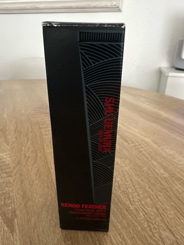 Shu Uemura Kengo Feather Crema Peinado