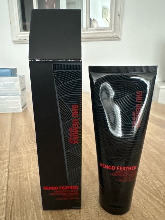 Shu Uemura Kengo Feather Crema Peinado
