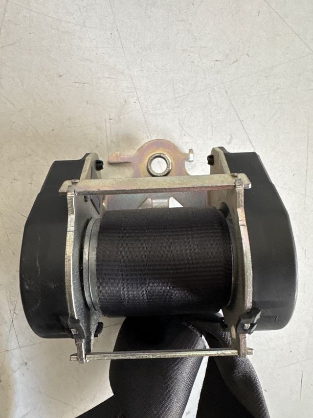 Cinturon delantero derecho dacia sandero : 934801