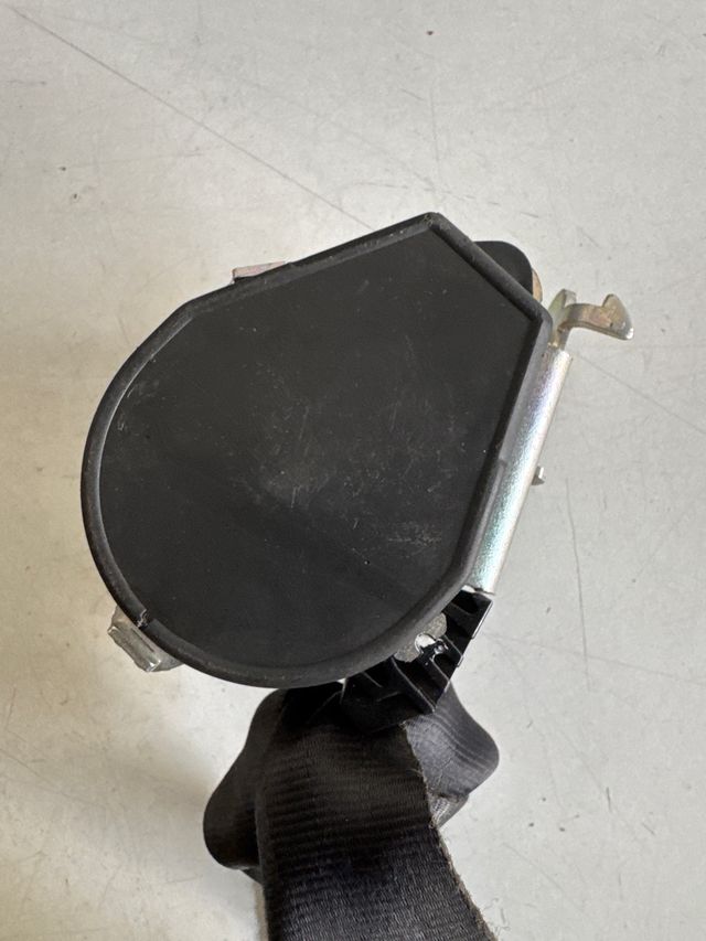 Cinturon delantero derecho dacia sandero : 934801