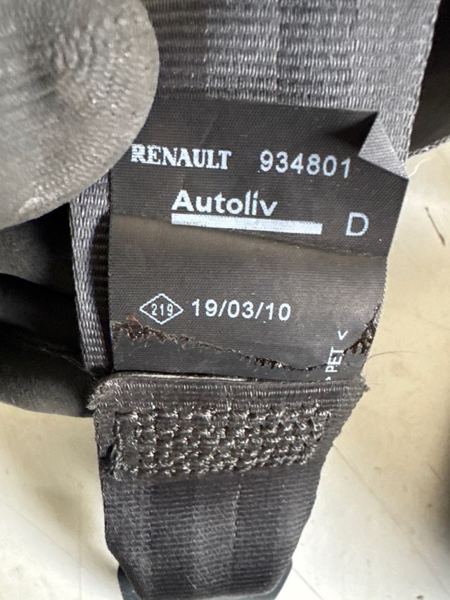 Cinturon delantero derecho dacia sandero : 934801