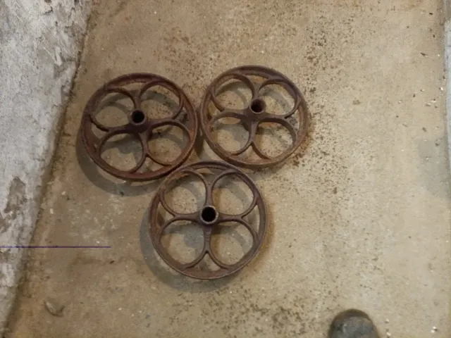 3 Ruedas Hierro Fundido Antiguas