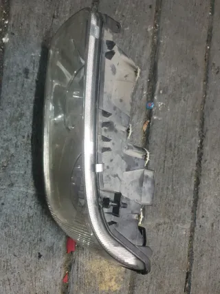 Faro Izquierdo Camión DAF