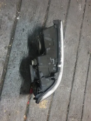 Faro Izquierdo Camión DAF