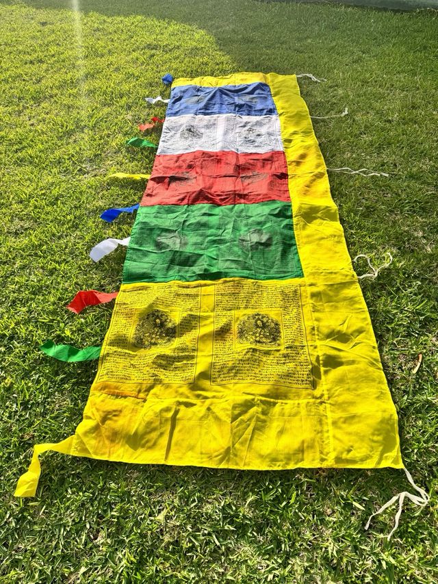 Bandiera tibetana con asta Tara