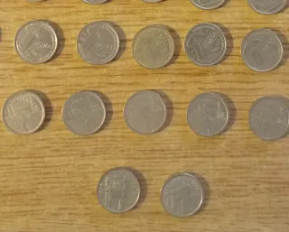 Lote 40 monedas de 1, 5 y 25 pesetas de los 90