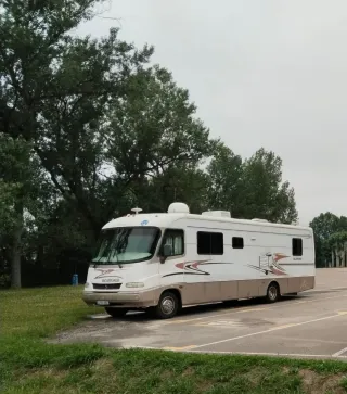 Ford Holiday Rambler 2000