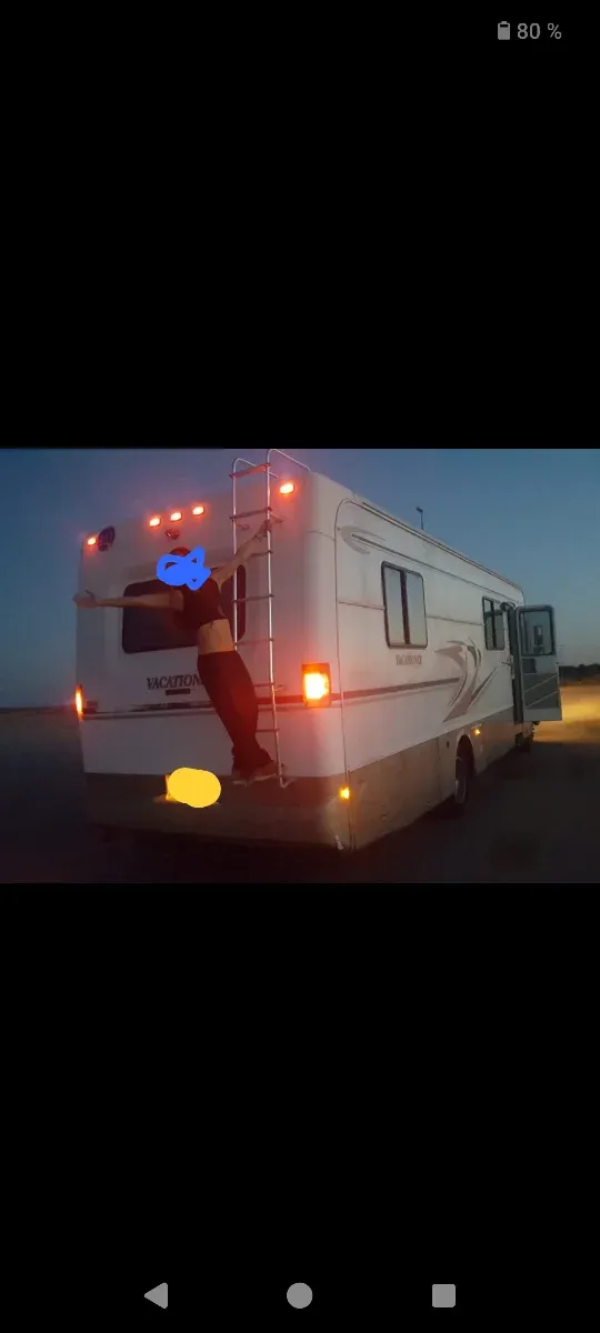 Ford Holiday Rambler 2000