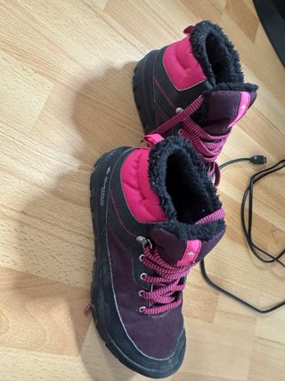 Botas Decathlon Moradas y Rosas