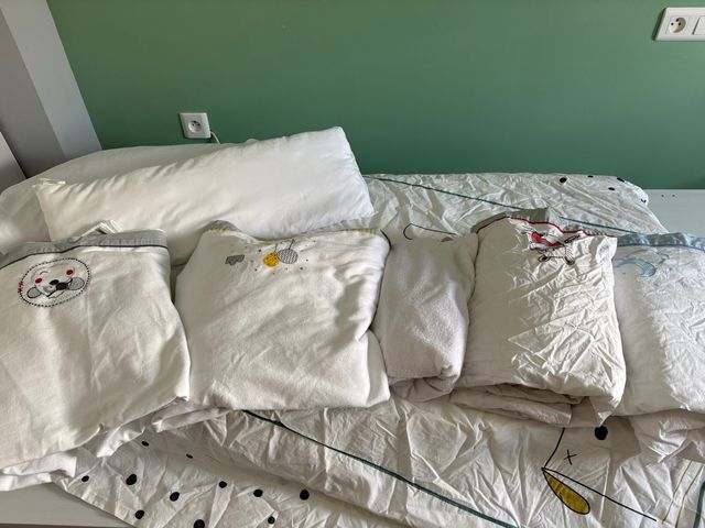 Lote Maxi Cuna: Protector y Colcha