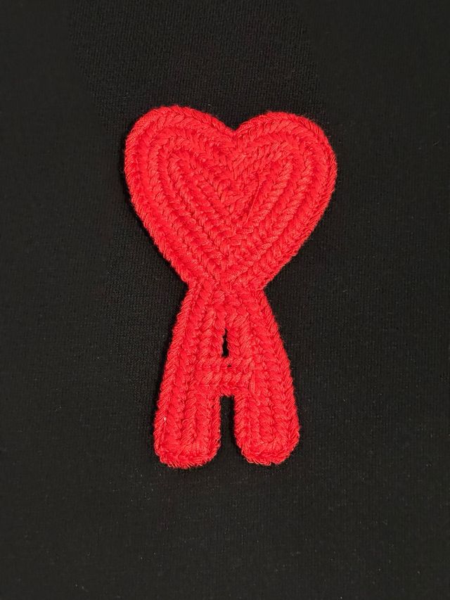 Jersey Ami Negro Corazón Rojo