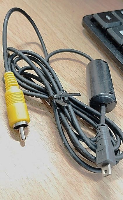 Cable RCA Amarillo a Mini USB