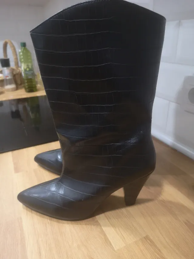 Botas estilo campero negras