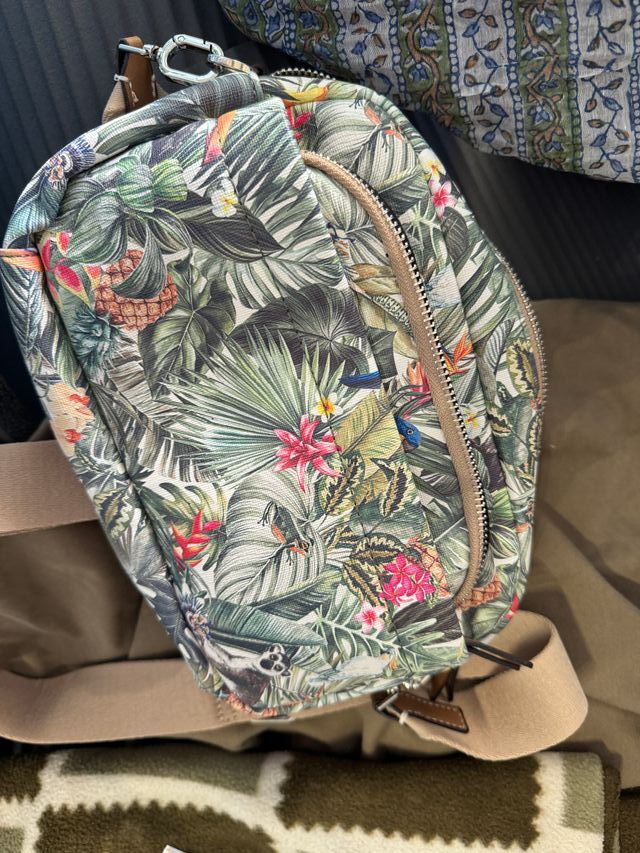 Bolso grande estampado lémur y flores