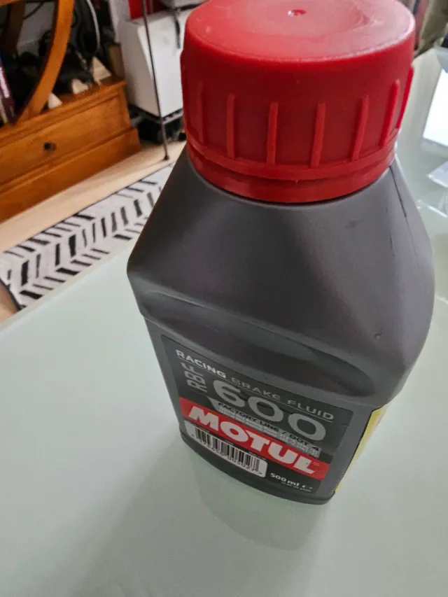Líquido de Frenos Motul RBF 600 DOT 4.