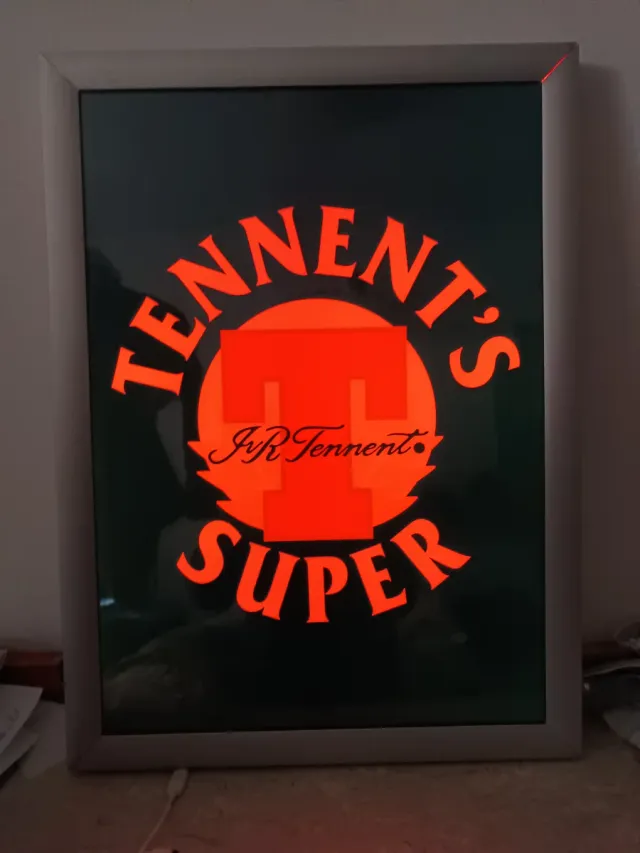 Insegna Luminosa Tennent's Vintage LED