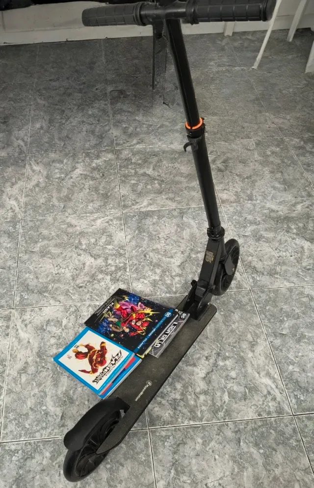 Patinete infantil negro HyperMotion.