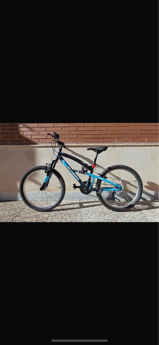 Bicicleta MTB niño azul y negra