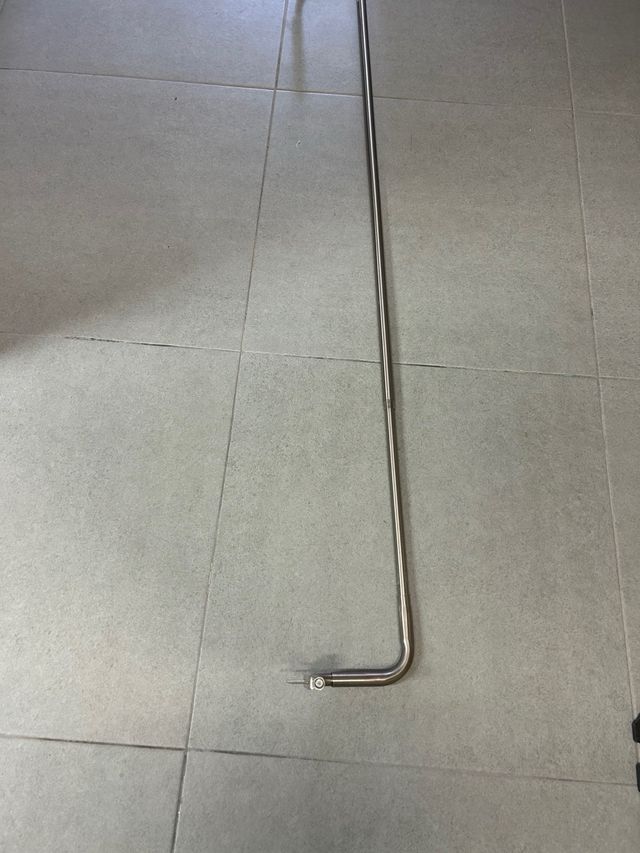 Barra para cortina de metal plateado ajustable