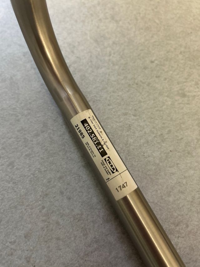 Barra para cortina de metal plateado ajustable