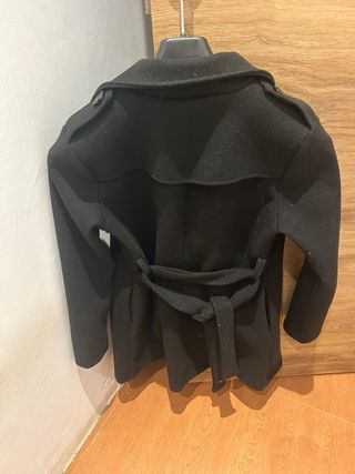 Gabardina negra doble botonadura