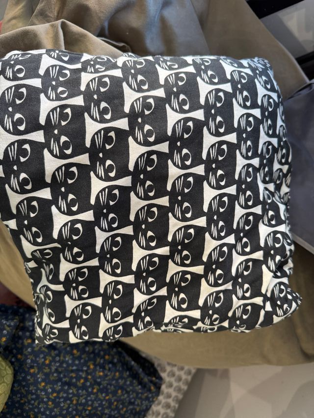 Almohada Ikea Gatos Blanco y Negro