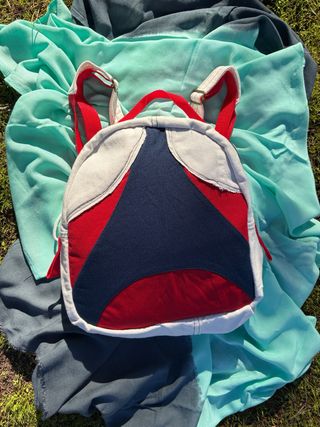 Mochila infantil azul y roja