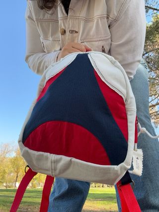 Mochila infantil azul y roja