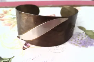 Pulsera dorada y plateada diseño moderno