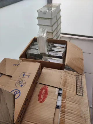 Ladrillos de cristal (pavés) para construcción