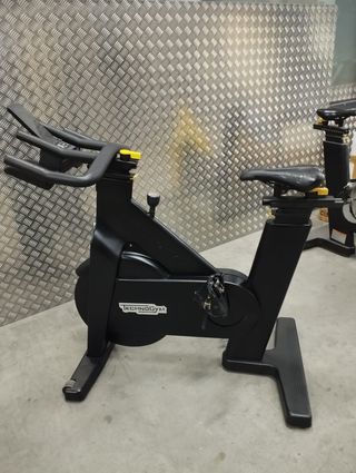 Bicicleta Spinning Technogym Connect Negra