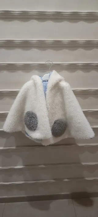 Poncho bambina bianco con cappuccio