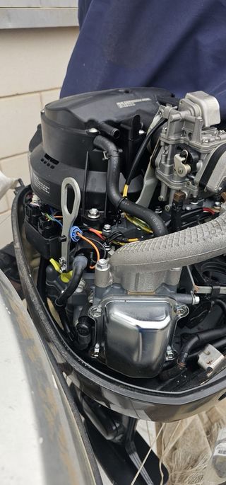 Suzuki 25HP 4 Tiempos Motor Fueraborda