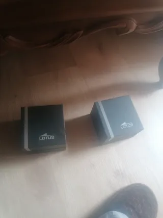 Cajas de reloj Lotus nuevas 5 euros las dos cajas.