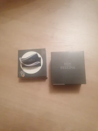Cajas de reloj Lotus nuevas 5 euros las dos cajas.