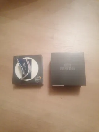 Cajas de reloj Lotus nuevas 5 euros las dos cajas.