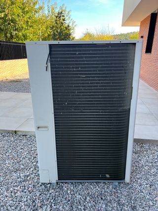 Bomba Aerotermia Panasonic WH-UD16HE5,un. exterior