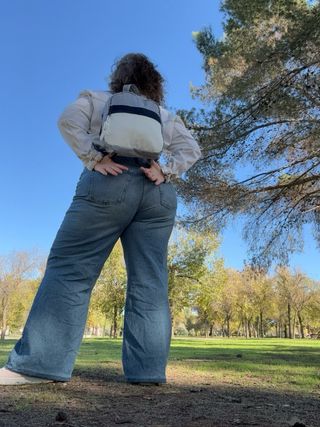 Mochila de rayas azul y blanco