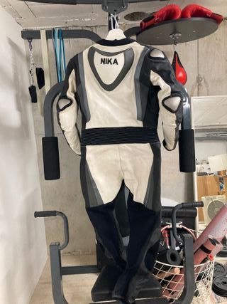 Mono de moto de piel a medida – impecable