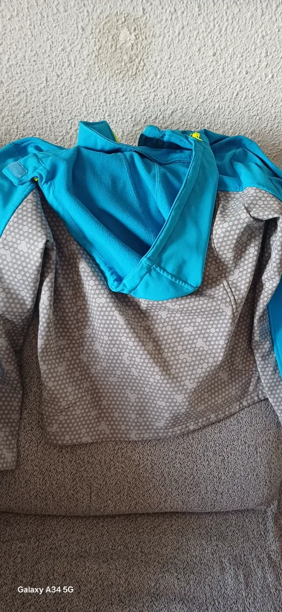 Chaqueta infantil azul y gris