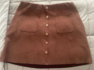 Falda marrón con botones