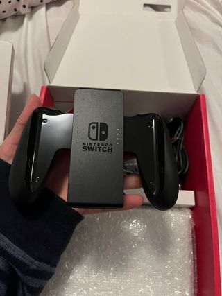 Nintendo Switch OLED + 2 Juegos + Funda