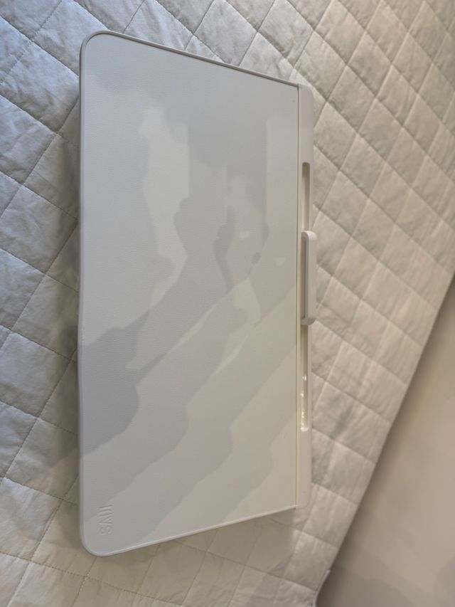 Mesa plegable y de ángulo ajustable - para cama