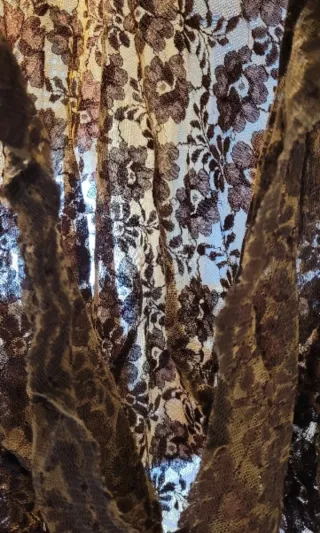 Blusa de encaje marrón chocolate y tabaco