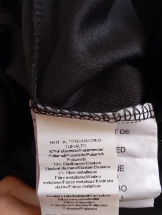 Vestido largo negro brillante