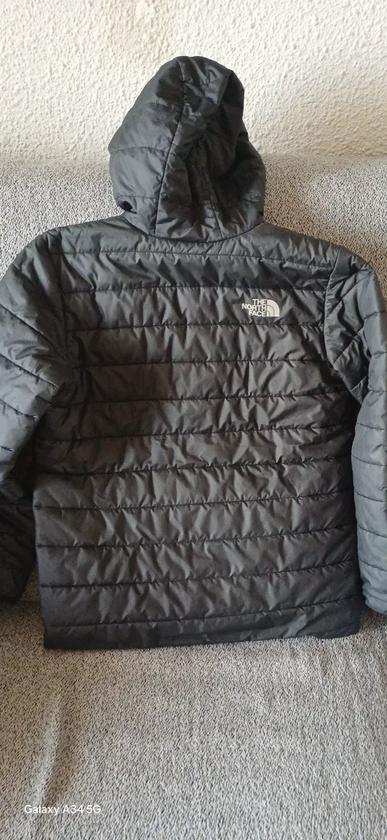 The North Face Chaqueta Negra con Capucha